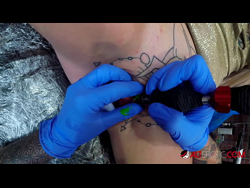 ❤️ An hottie thar a bheith tattooed Sully Savage fuair tattoo ar a clitoris ❤️❌ Sluts ag ga.xxxwownet.ru ❌️❤